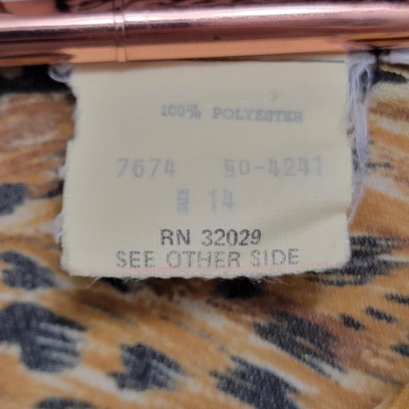 Rockabilly Animal Print Blouse - Picture 10 of 10